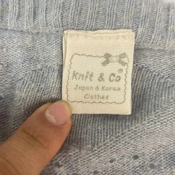 3/$15 Gray heart pointelle round neck long sleeve cotton blend sweater sz medium - Picture 4 of 8